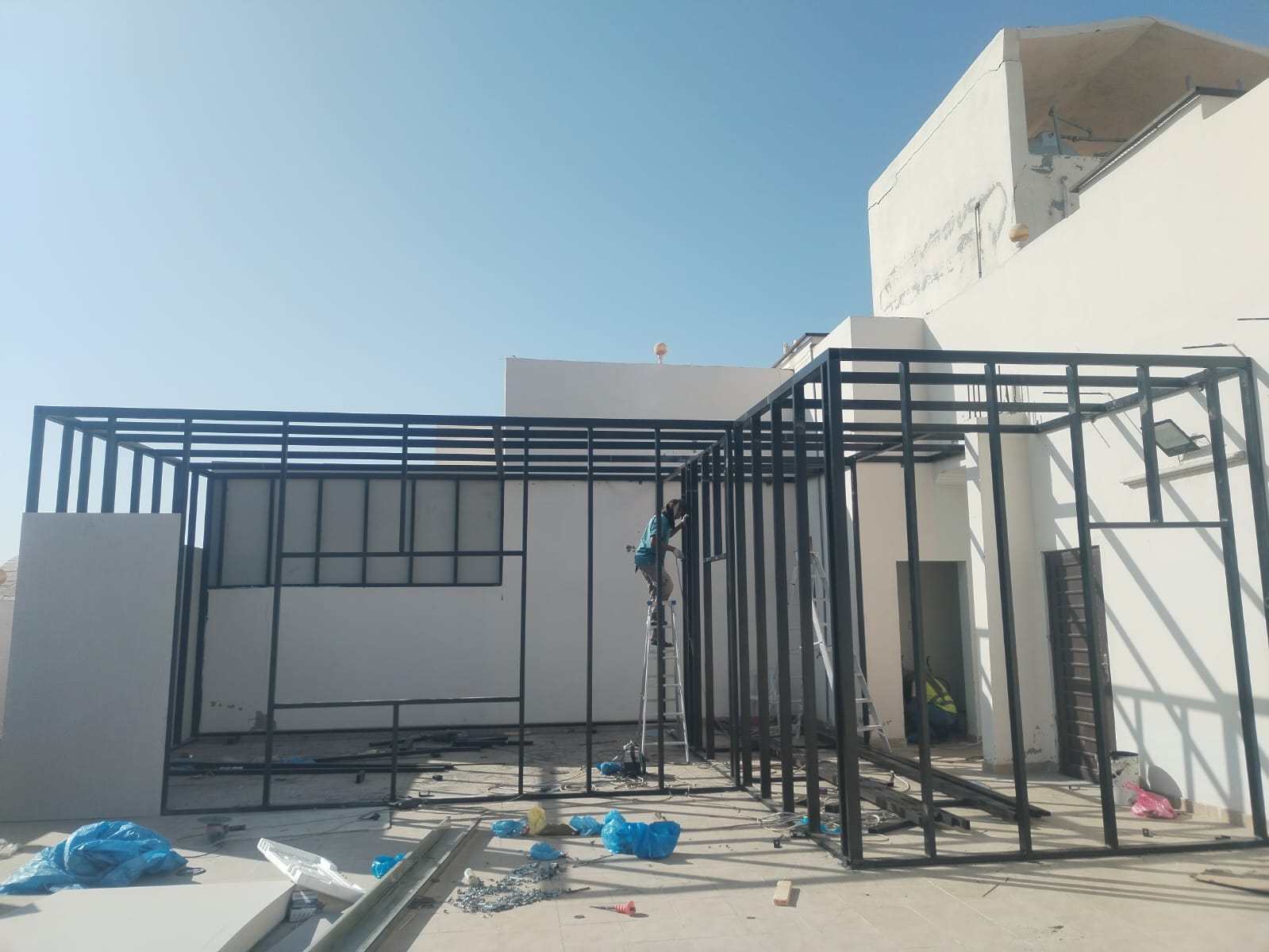 ملاحق وغرف سندوتش بنل